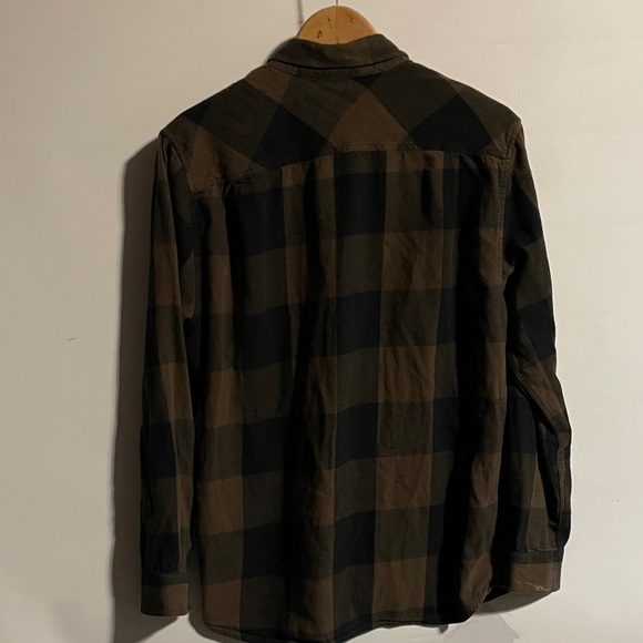 Boston traders Men's Black and Brown Plaid flannel button down Shirt - Picture 3 of 3